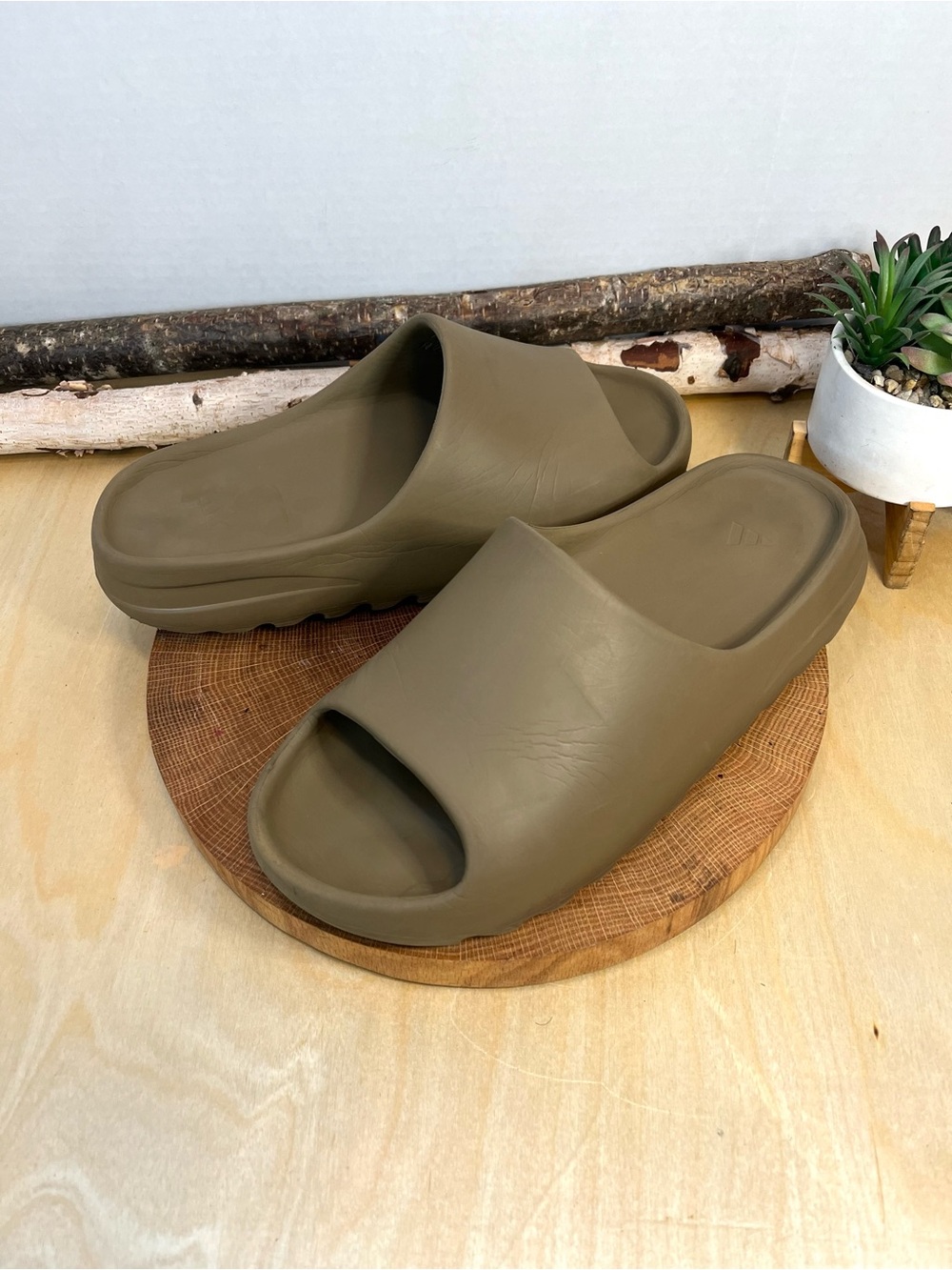 Adidas Yeezy Slide Resin Army Green Minimalist Foam Comfort Men's Size 12